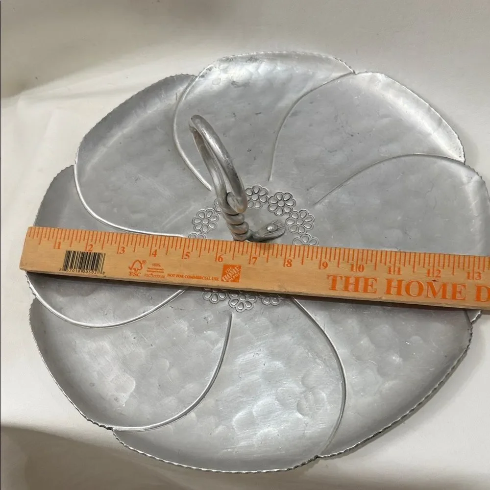 Buenilum Hammered Chic Silver Floral Serveware Platter Tray Vintage 13 1/2 In